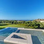 Lusso - Centro Vista Yacht פורטו צ'רבו